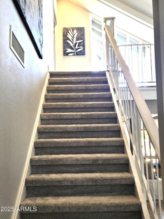 Building Photo - 5832 N Scottsdale Rd