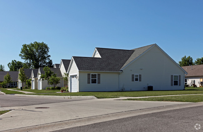 Primary Photo - Garden Lake Apartments