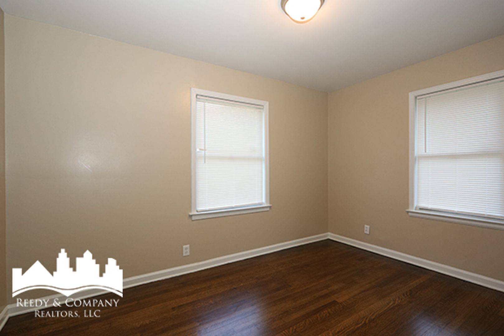 Building Photo - 1380 Rolling Hills Dr