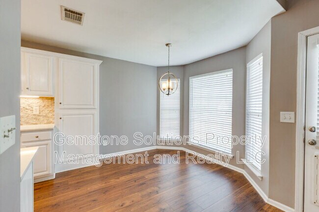 Building Photo - 3011 Baker Way