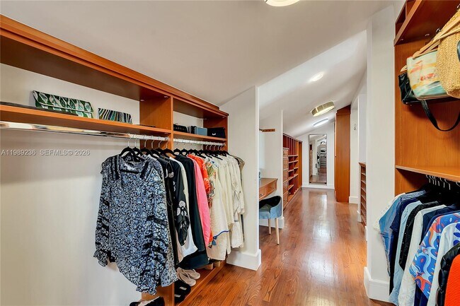 Building Photo - 3425 Alhambra Cir