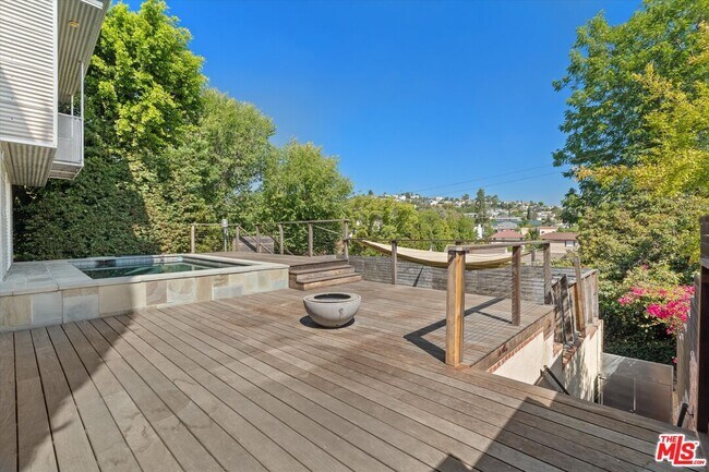 Building Photo - 4075 Los Nietos Dr