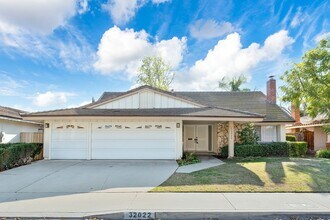 Building Photo - Beautiful Westlake First Neighborhood Family Home w/ Large Backyard with Panoramic Mtn Views