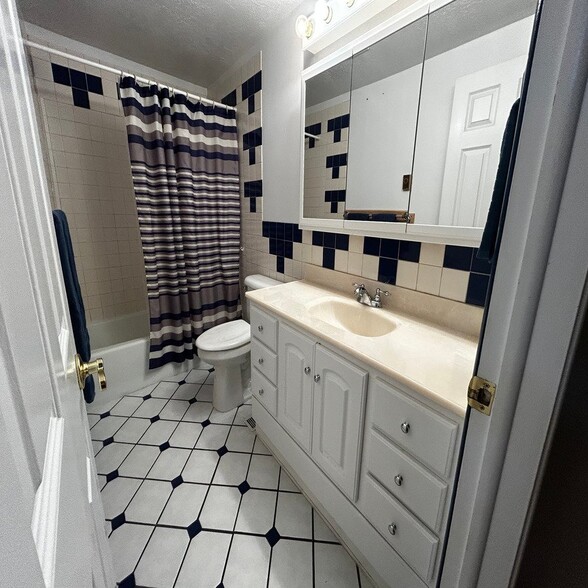 Building Photo - 160 Sioux Cir