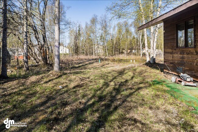 Building Photo - 876 N Wesglenn Cir