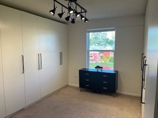 Building Photo - 16W764 Hawthorne Ct