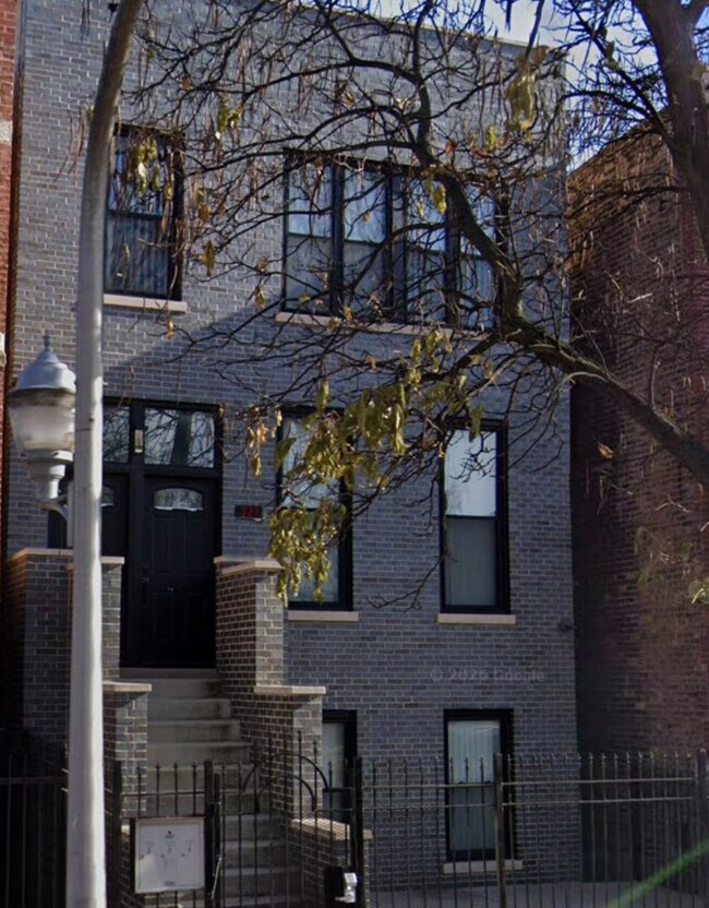 Building Photo - 321 S Richmond St