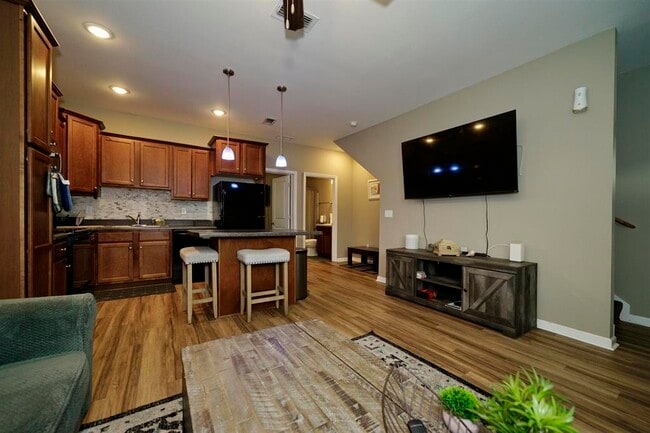 Building Photo - 1992 Greencastle Ln