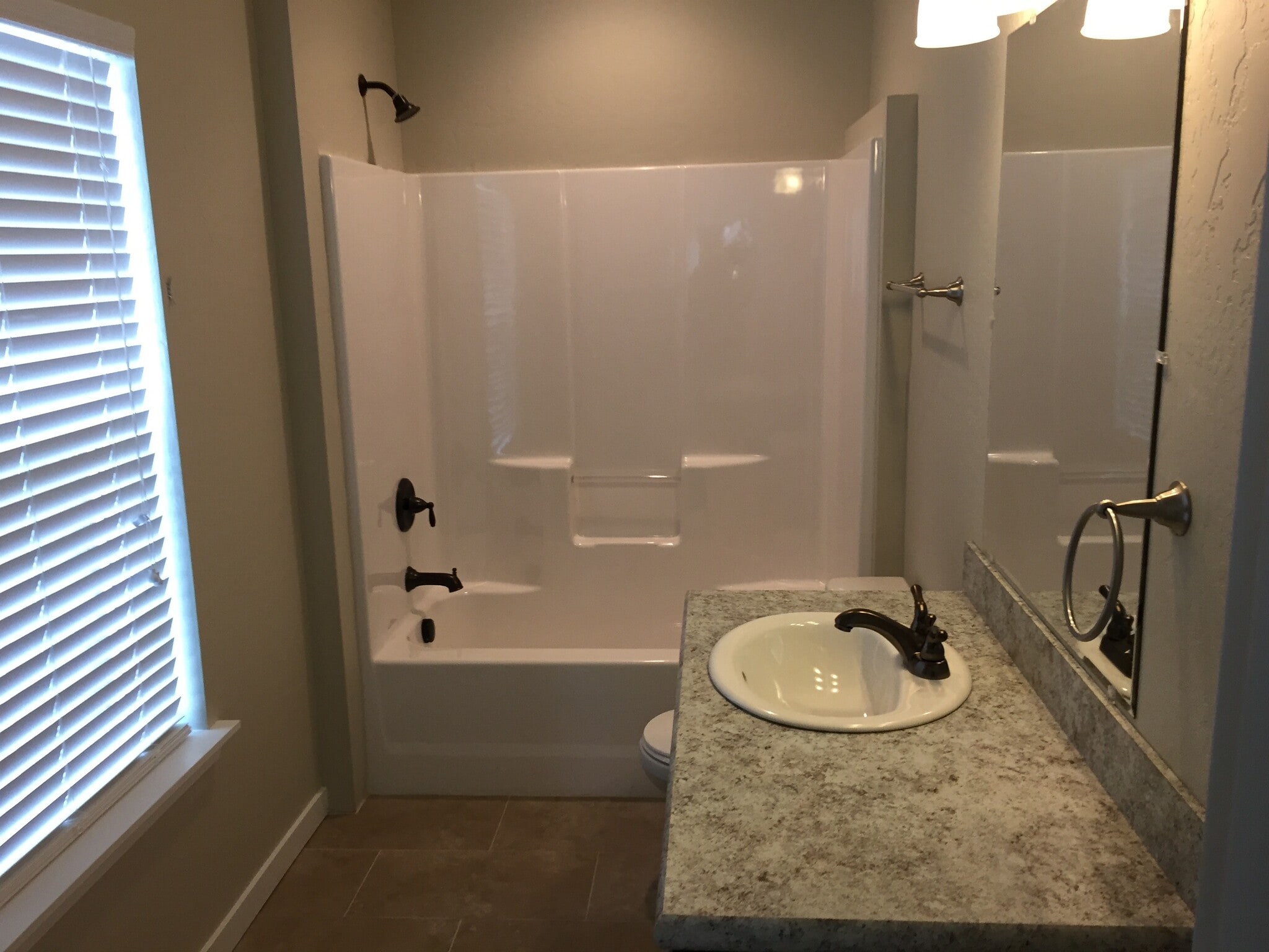 Building Photo - 726 Edgewood Pl