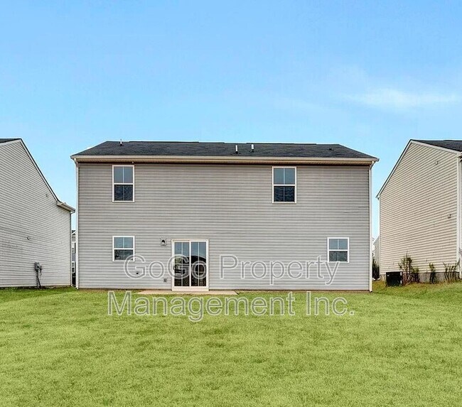 Building Photo - 8 Torrington Dr