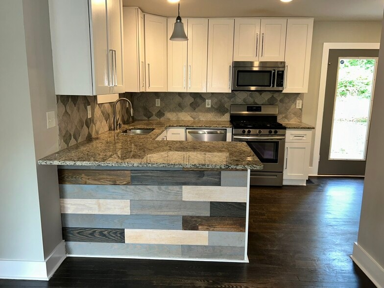 Building Photo - 1839 Boulderview Dr SE