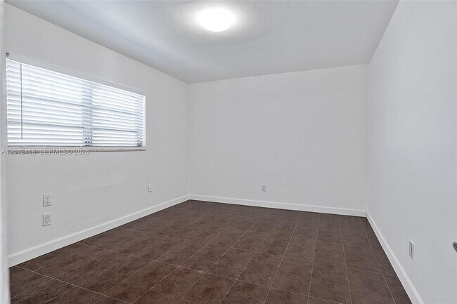 Building Photo - 645 NE 77th St