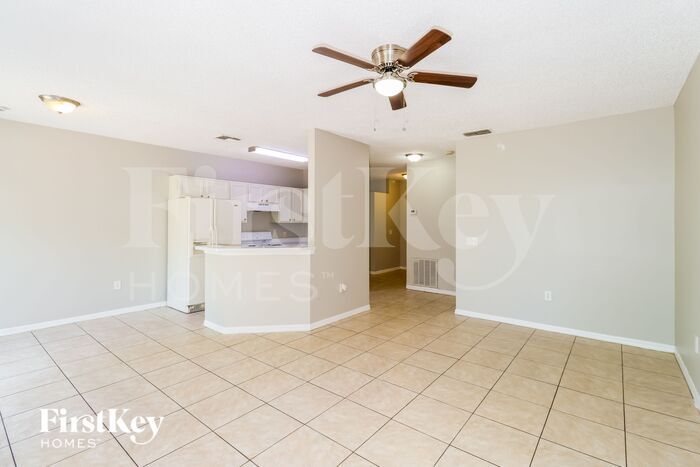 Building Photo - 1163 Schumann Dr