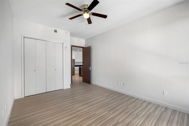 Building Photo - 5 N Osceola Ave