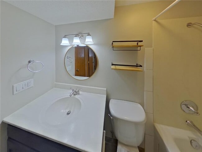 Building Photo - 14885 Crandall Ave.