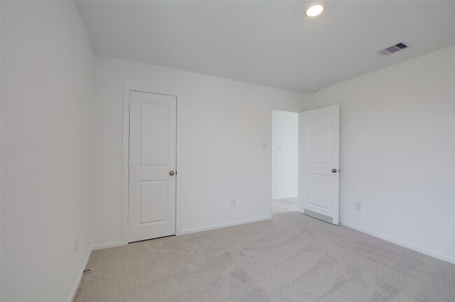 Building Photo - 10915 Tawny Rdg Dr