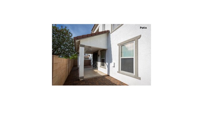 Building Photo - 2728 N Saramano Ln