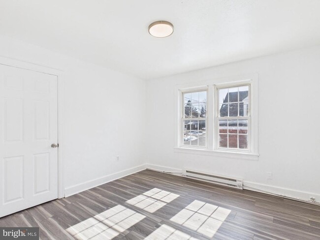 Building Photo - 629 Virginia Ave