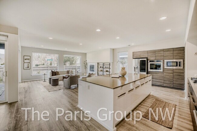 Building Photo - Luxury MainVue Maple Valley Home * UPGRADES * Central A/C * Theater Room * Outdoor Fireplace