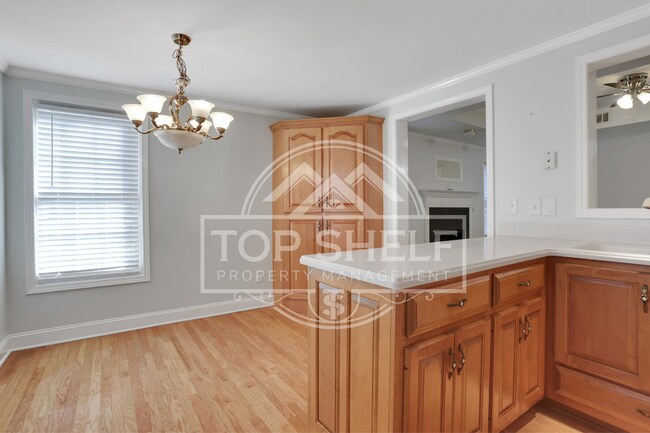 Building Photo - 127 Tara Blvd