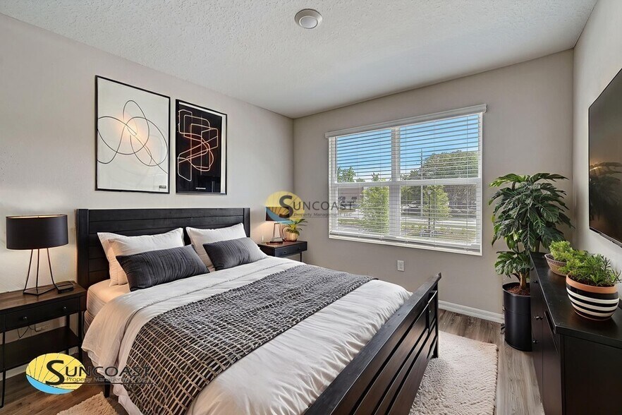 Building Photo - 9564 Hood Rd