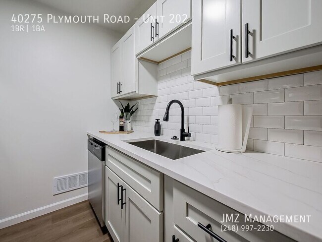 Building Photo - 40275 Plymouth Rd