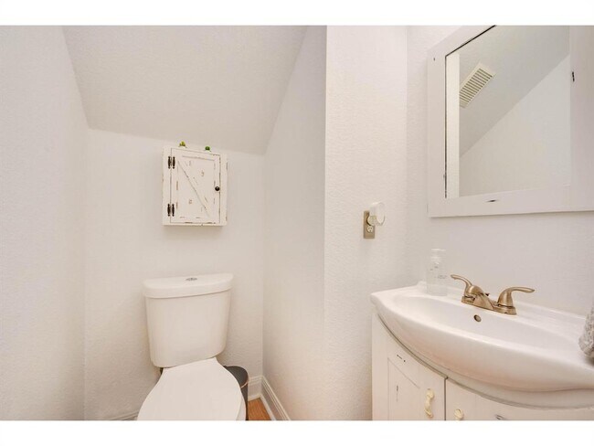 Building Photo - 4032 Dominion Cove