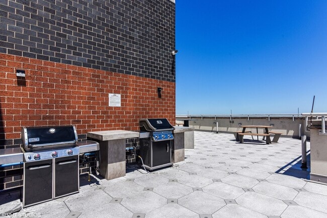 Building Photo - Lakeview with amazing Lake View 1bed/1bath is available for rent now!