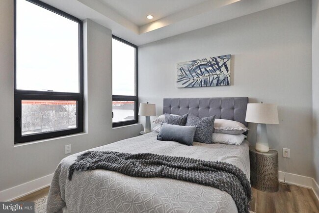 Building Photo - 1612 Cambridge St