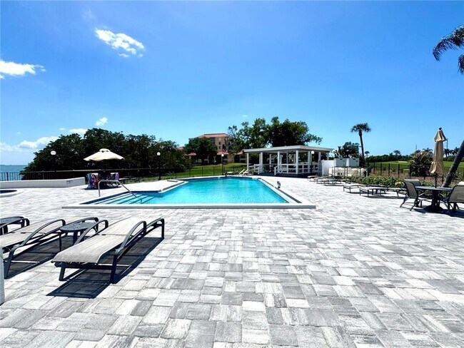 Building Photo - 5700 Escondida Blvd S