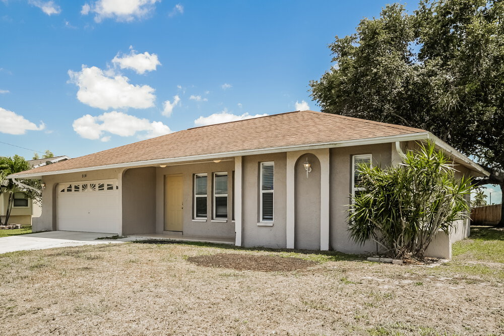 Building Photo - 914 SW 25th St