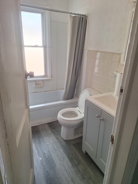 Building Photo - 12417 Watterson Ave