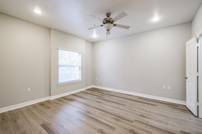 Building Photo - 3501 Chenevert St