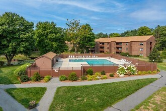 Building Photo - 19 Davis Rd