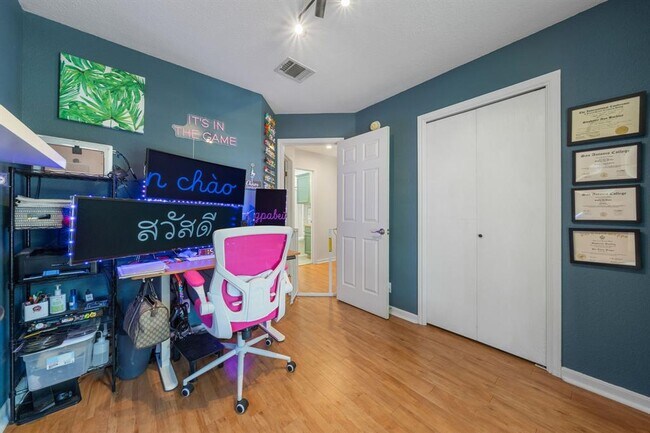 Building Photo - 301 Zebra Dr