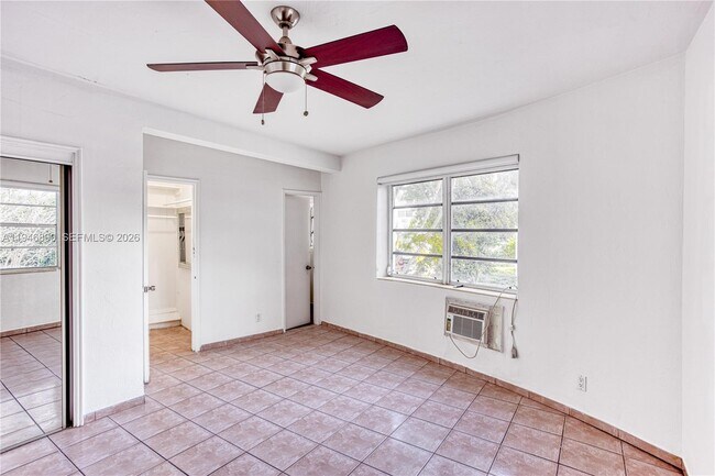 Building Photo - 1925 Washington Ave