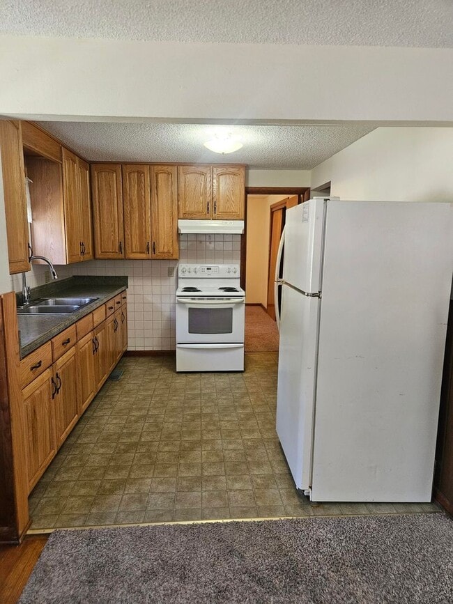 Building Photo - Single Family Rental Home - 3BR-1BA - New ...