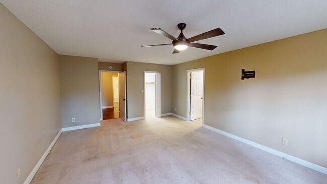 Building Photo - Cottage Style Home in Pinehurst $500 OFF 1...