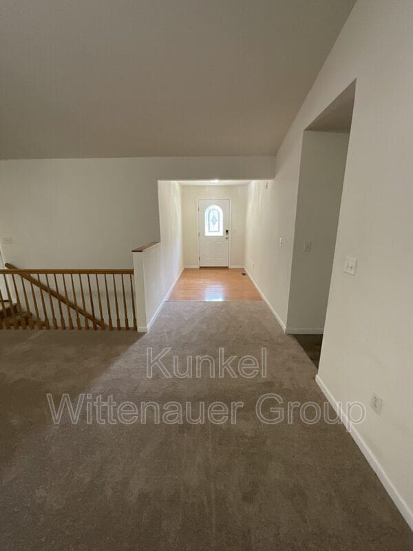 Building Photo - 1545 Fairoaks Dr