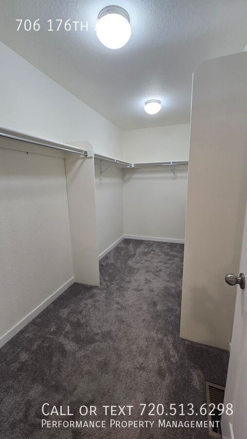 Building Photo - 706 176th Ave