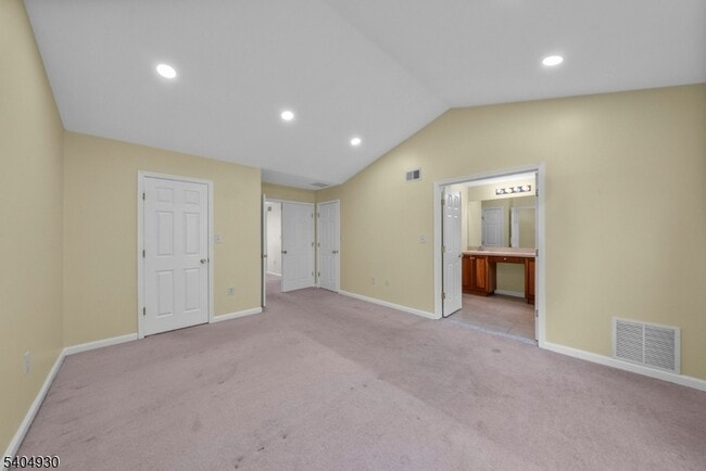 Building Photo - 30 Hoover Ave