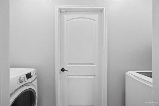 Building Photo - 10925 N 30th St