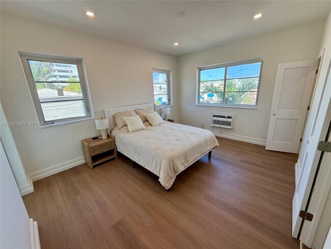 Building Photo - 1535 West Ave