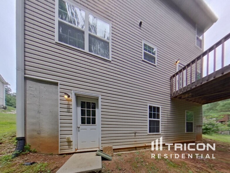 Building Photo - 182 Whetstone Way
