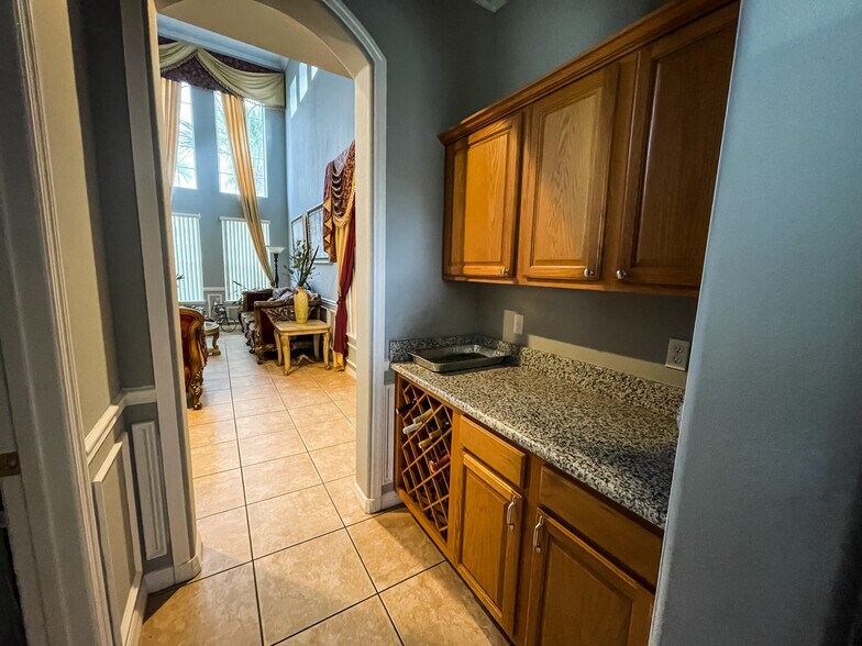 Building Photo - 1114 Darnaby Way
