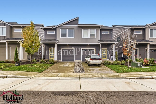 Building Photo - Gorgeous & Spacious Single-Home 3 beds 2.5 bath Available for you! NEW PRICE!
