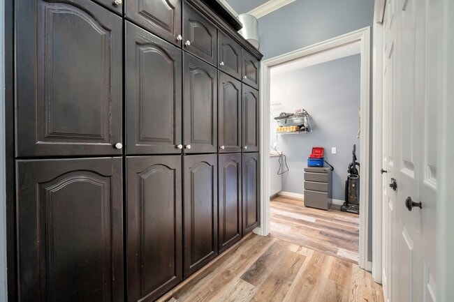 Building Photo - Immaculate Home for rent in gated cul-de-sac!