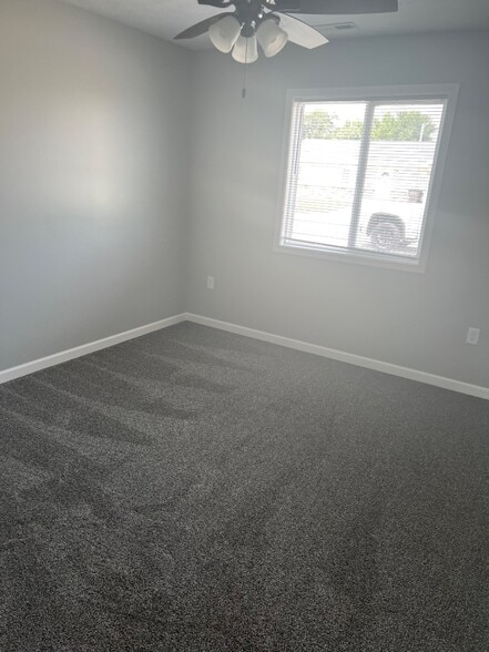 Building Photo - 109 Makayla Ave