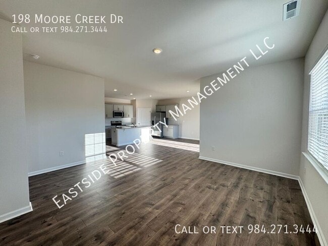 Building Photo - 198 Moore Crk Dr