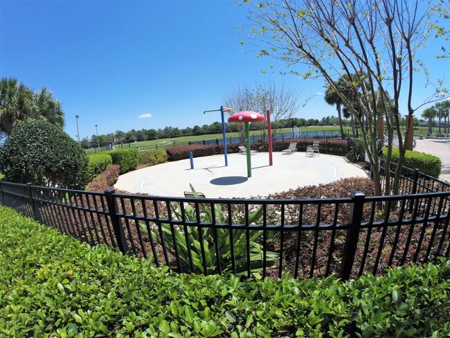 Building Photo - 4555 SW 52nd Cir